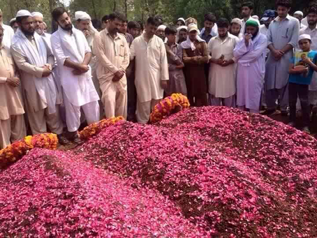 resting place of Saqib Sattar